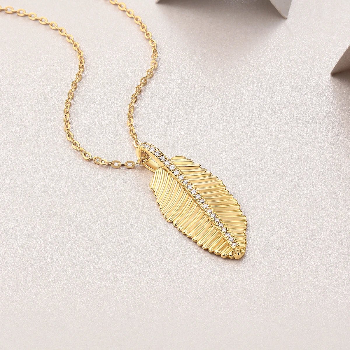 Moissanite Feather Pendant Necklace, S925 Silver, 18K Gold Plated, Elegant Design, Perfect Gift for Women - Chicmoissanite